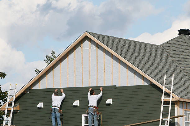 Professional Siding Replacement technician working in Huntington, TX